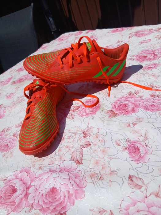 Vând adidas predator edge 4