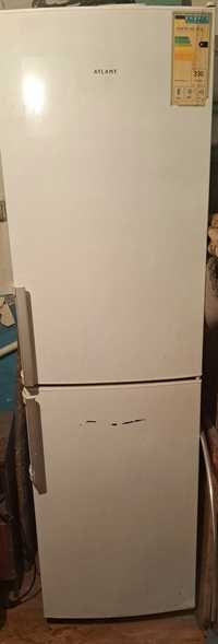 Холодильник двух камерный