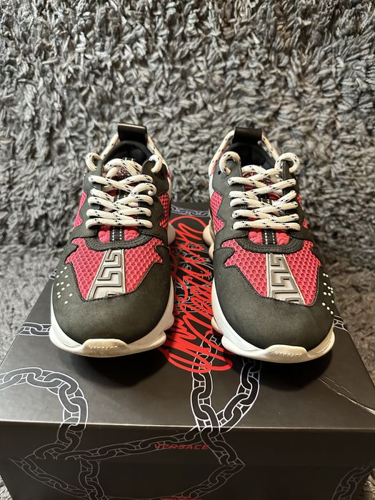 Versace chain reaction