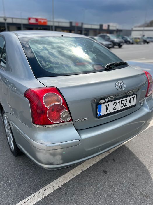Toyota avensis сива