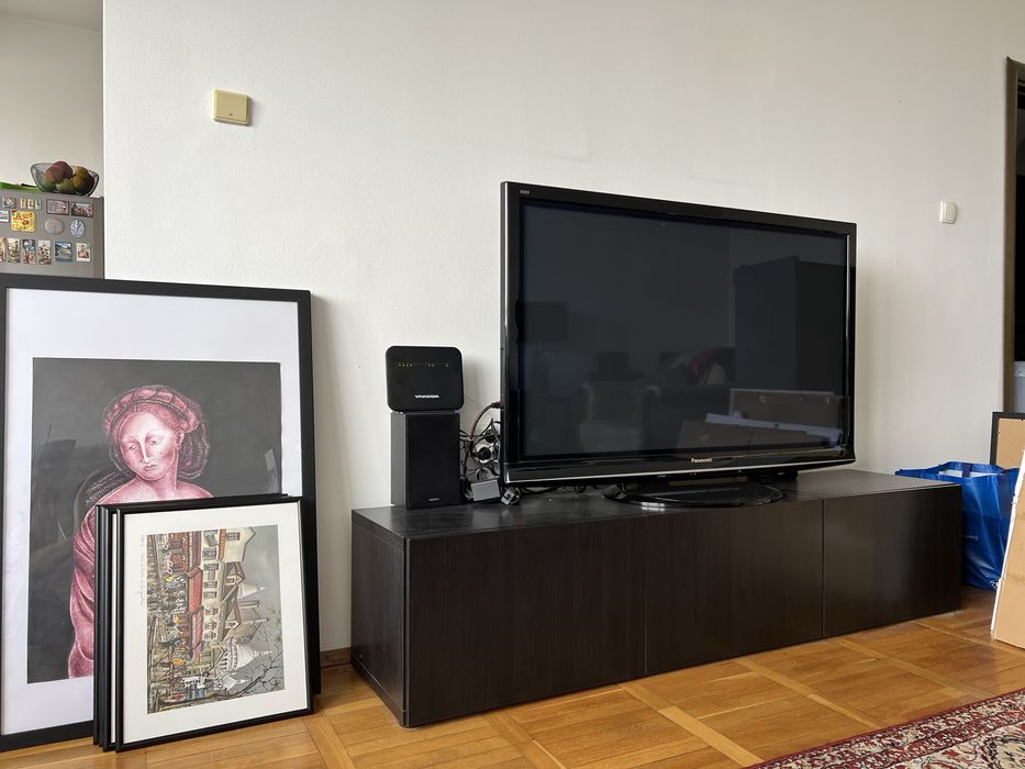 Телевизионен шкаф от ИКЕА