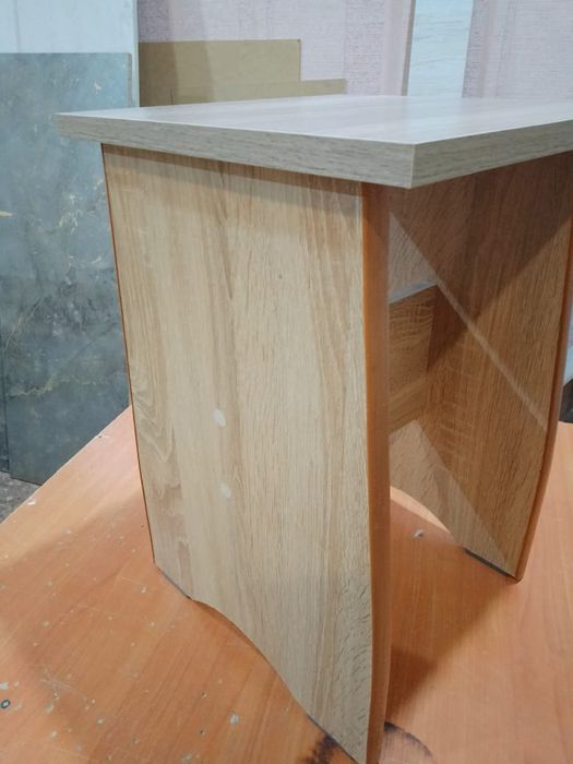 Продам 4 Новых Табурета