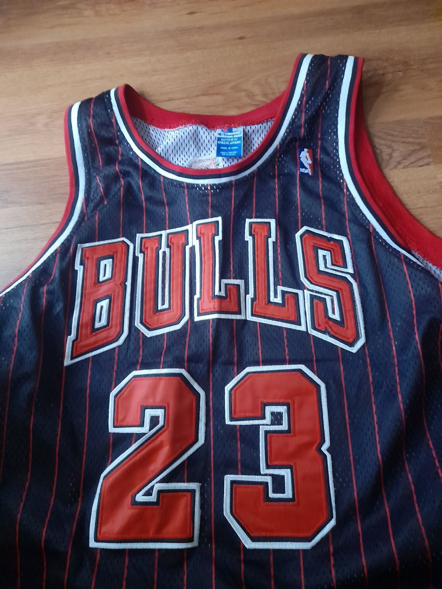 Champion BULLS JORDAN потник L- XL размер.