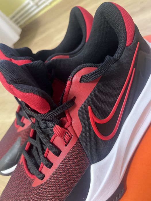 adidași nike precision VI