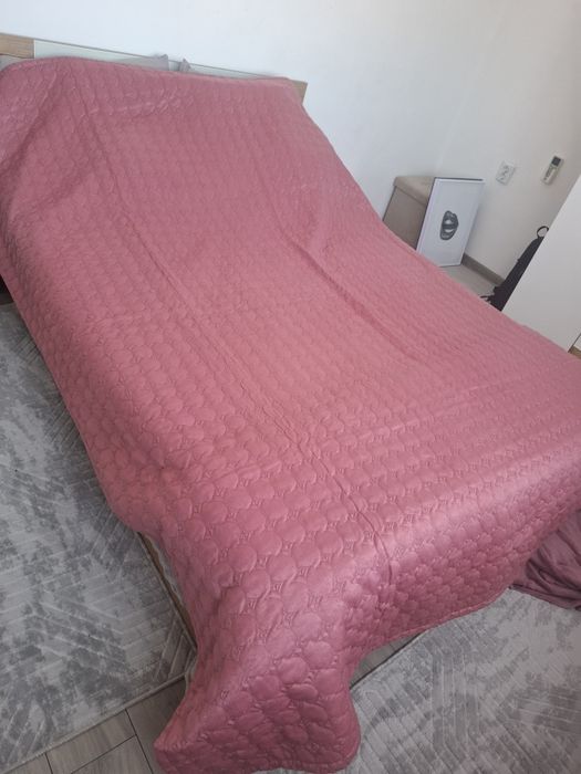 Покривало за легло капитонирано размер 235/220см