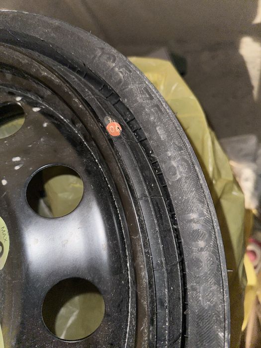 Чисто нова резервна гума/надуваема патерица  за Мерцедес