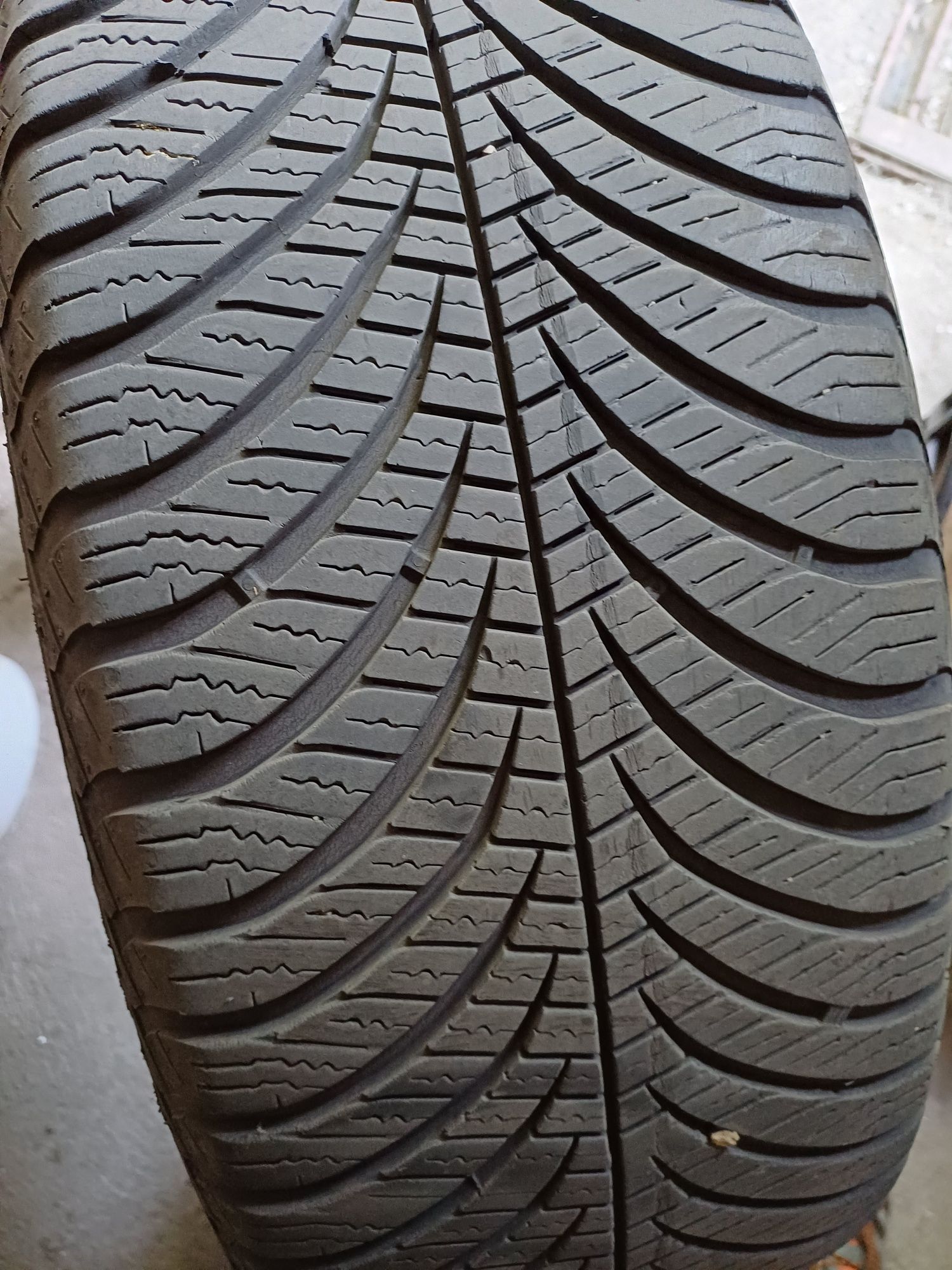 Продавам 2 бр. зимни гуми Fulda Kristall Control SUV 215/60 R17 96H ,