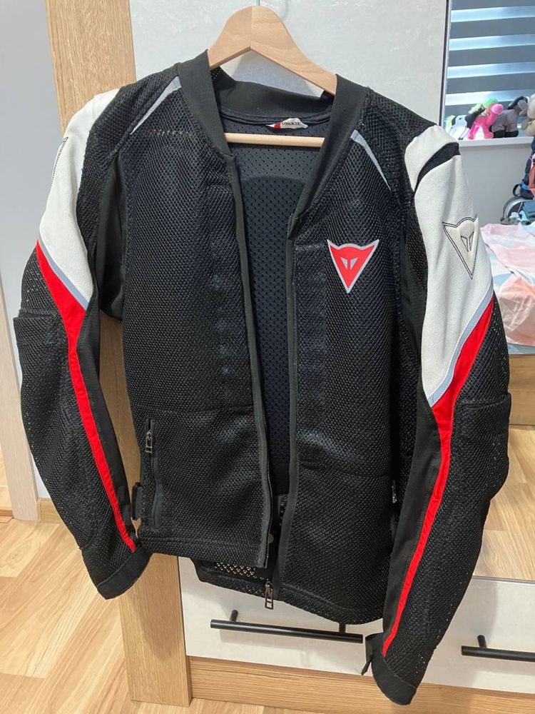 Яке/жилетка Dainese S/M размер