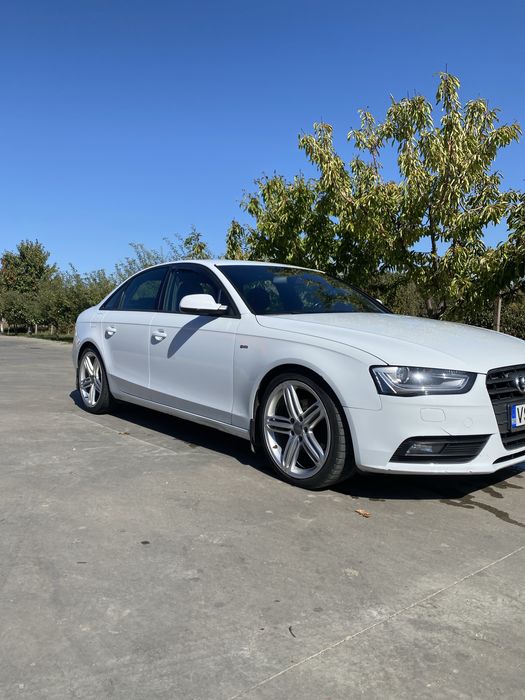 AUDI A4  B 8 S line 2015 Accept variante cu suv , platesc diferenta