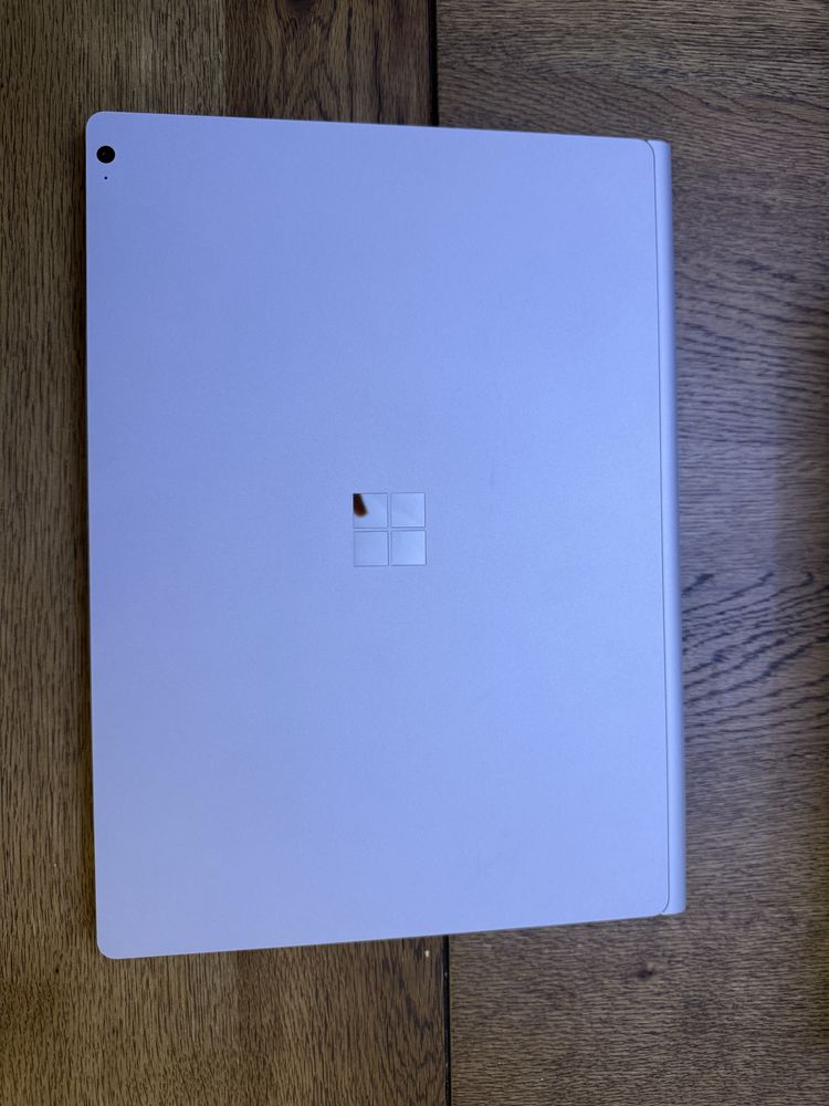 Microsoft Surface Book 3 – i7 / 16GB RAM / 256GB SSD / GTX 1660 Ti