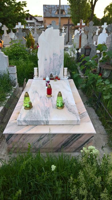 Construcții funerare