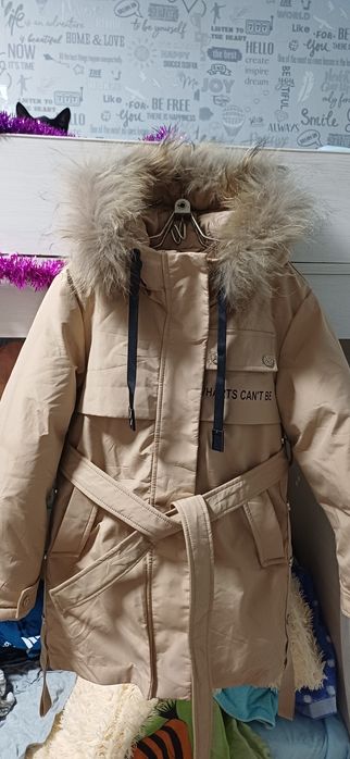 Продам зимнюю куртку на девочку