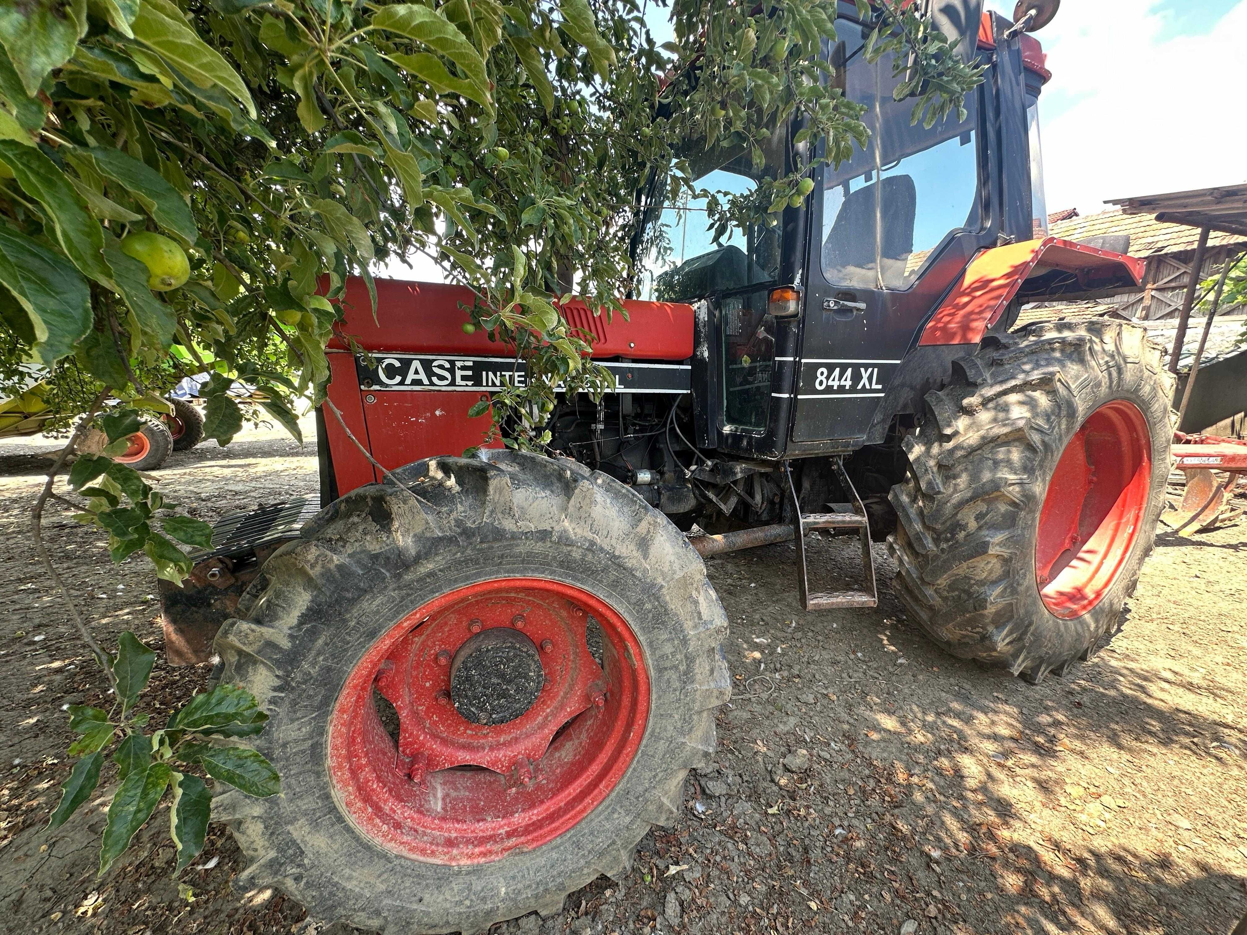 Tractor Case International 844XL