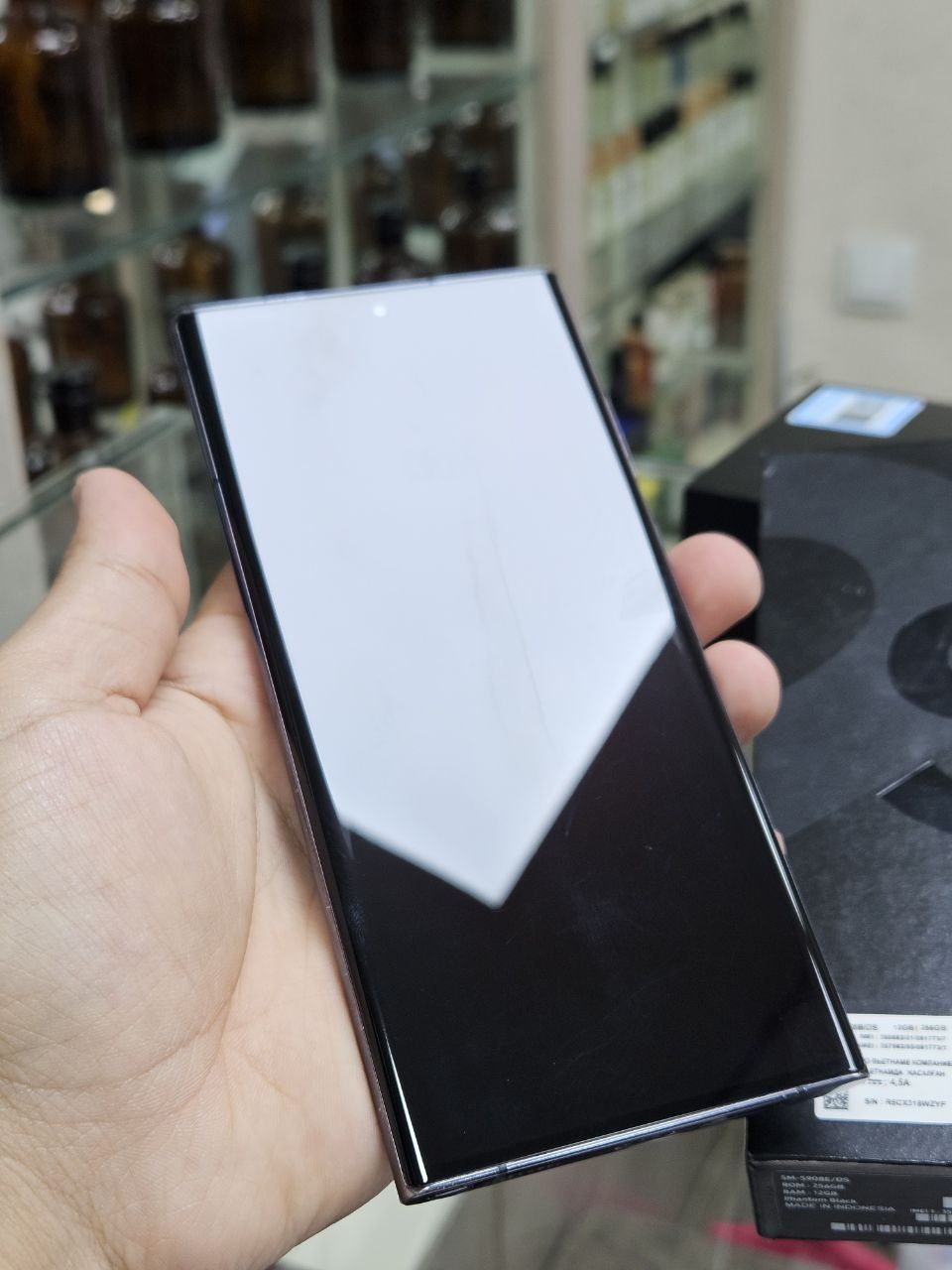 Samsung S22 Ultra xotirasi 12/256GB