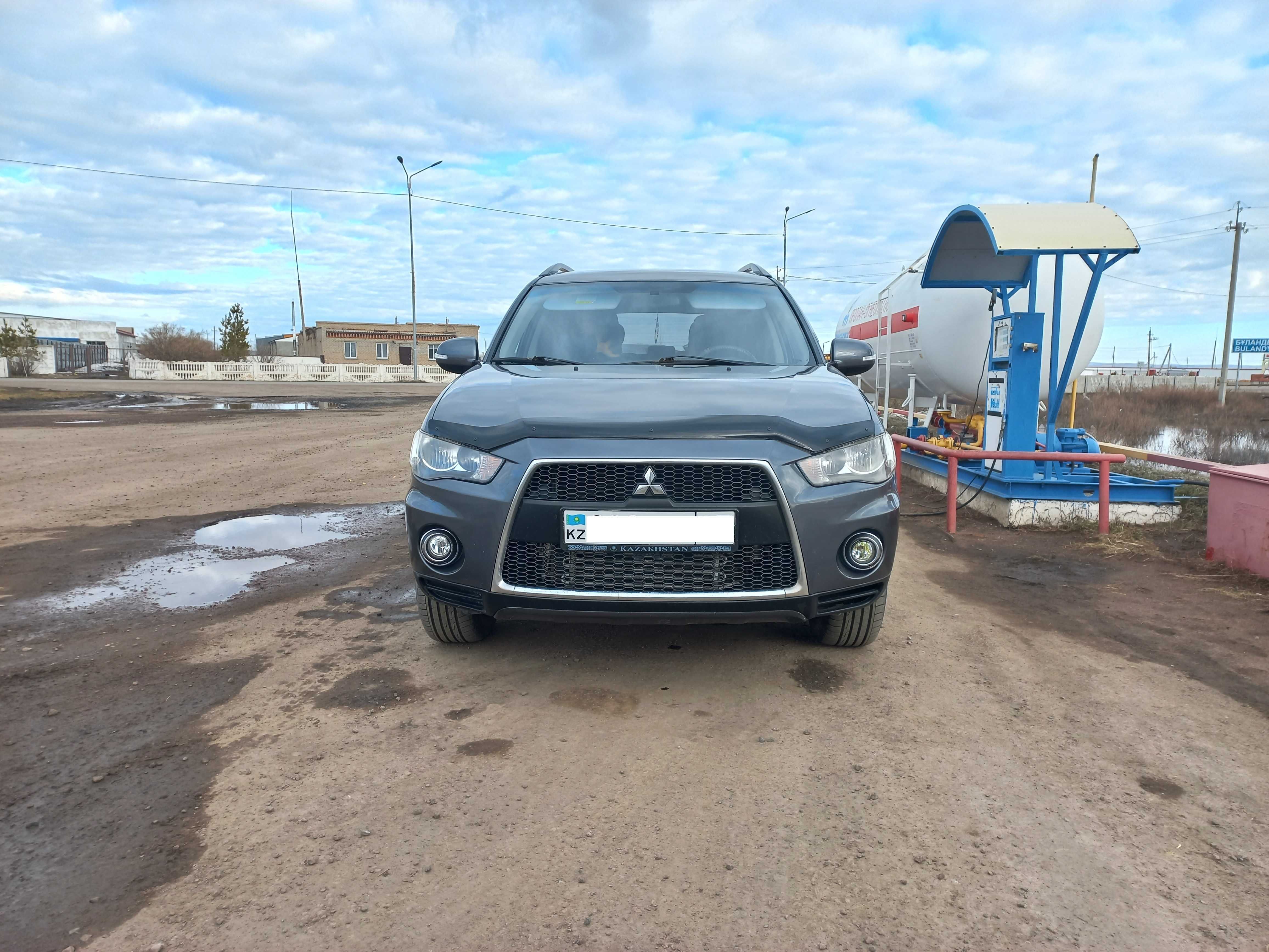 Mitsubishi Outlander 2011 г.