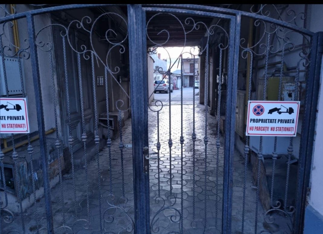 Spatiu  comercial central cu vitrina mare stradala de 135mp construiti
