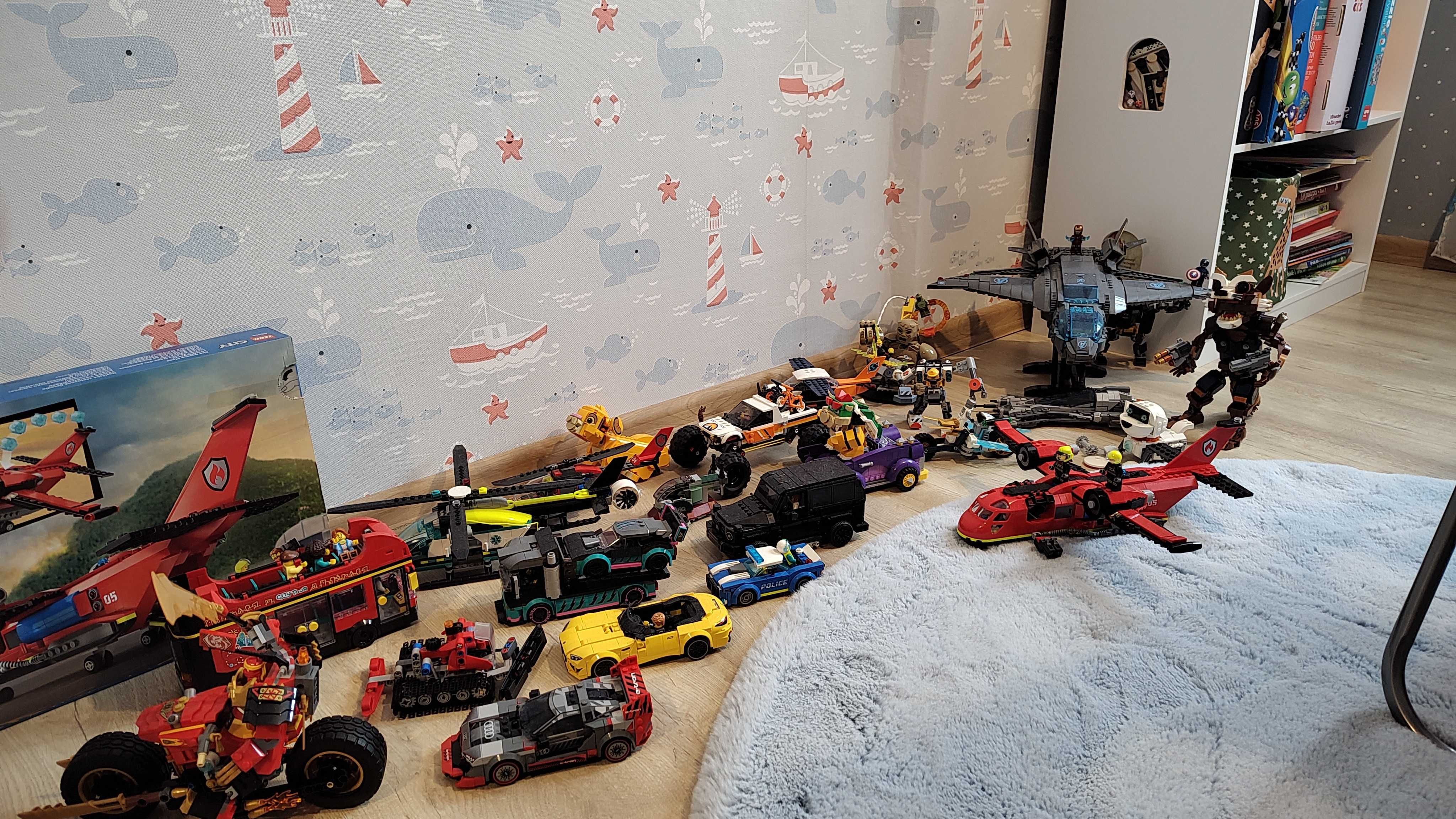 Lego сглобени с кутии и инструкции на 50%
