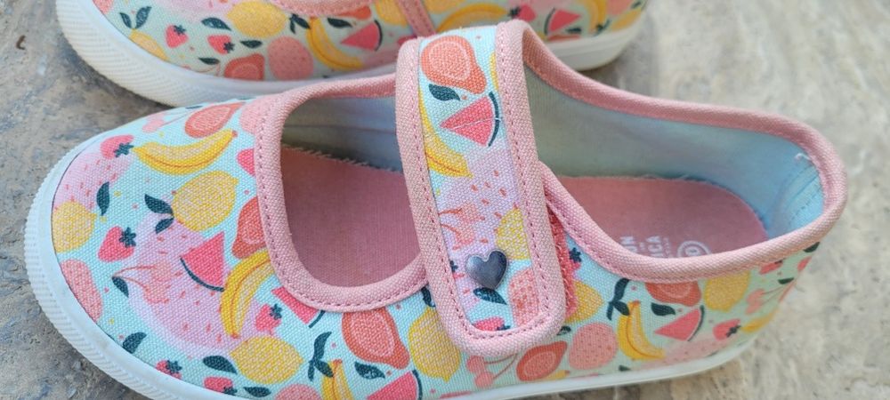 Teniși fete, tare drăguți și de calitate, mr.30