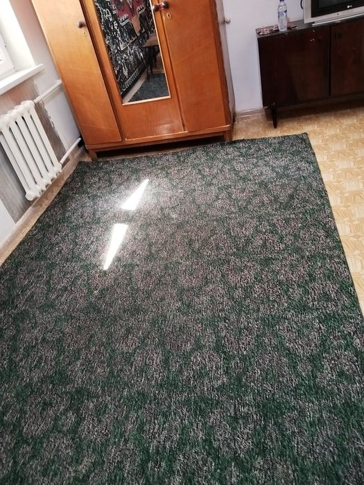 Продаётся палас три на два( 3х2 ] в хорошем состоянии м состоянии