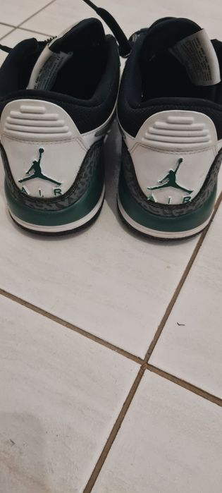 Adidași nike Jordan purtați dar în stare buna