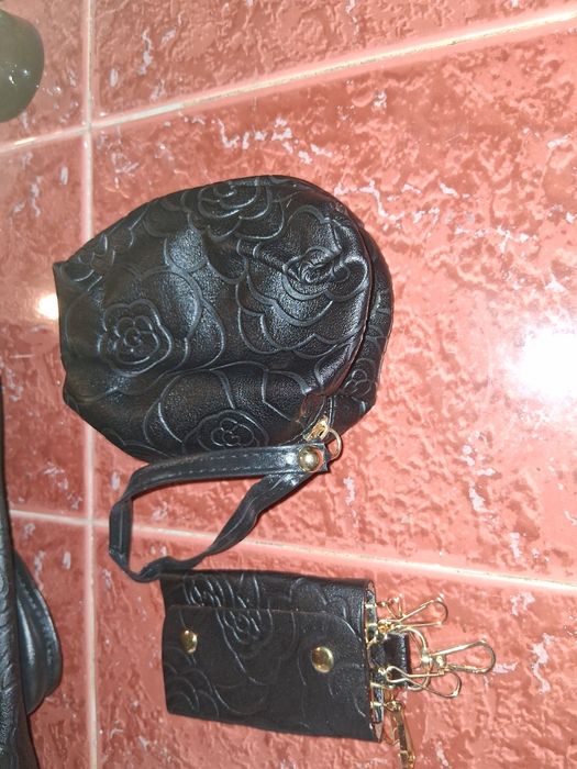 Дамска чанта и малък несесер