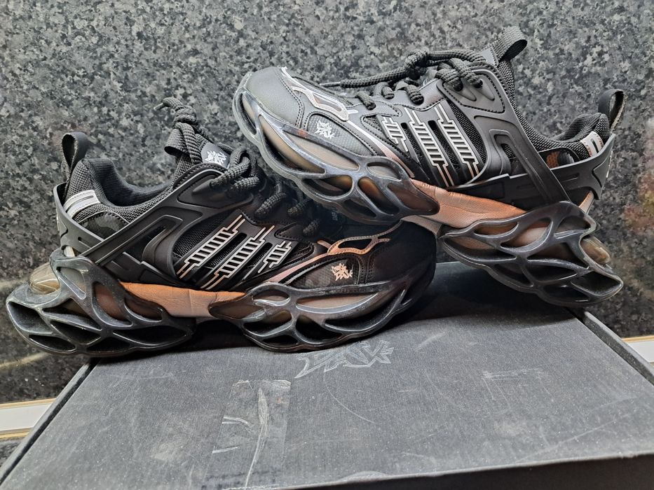 Продавам тези чисто нови мъжки маратонки закупени от Германия оригинал