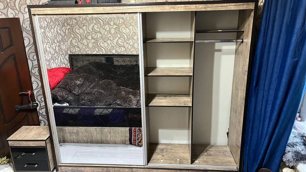 Продам вместительный шкаф  б/у. Состояние отличное