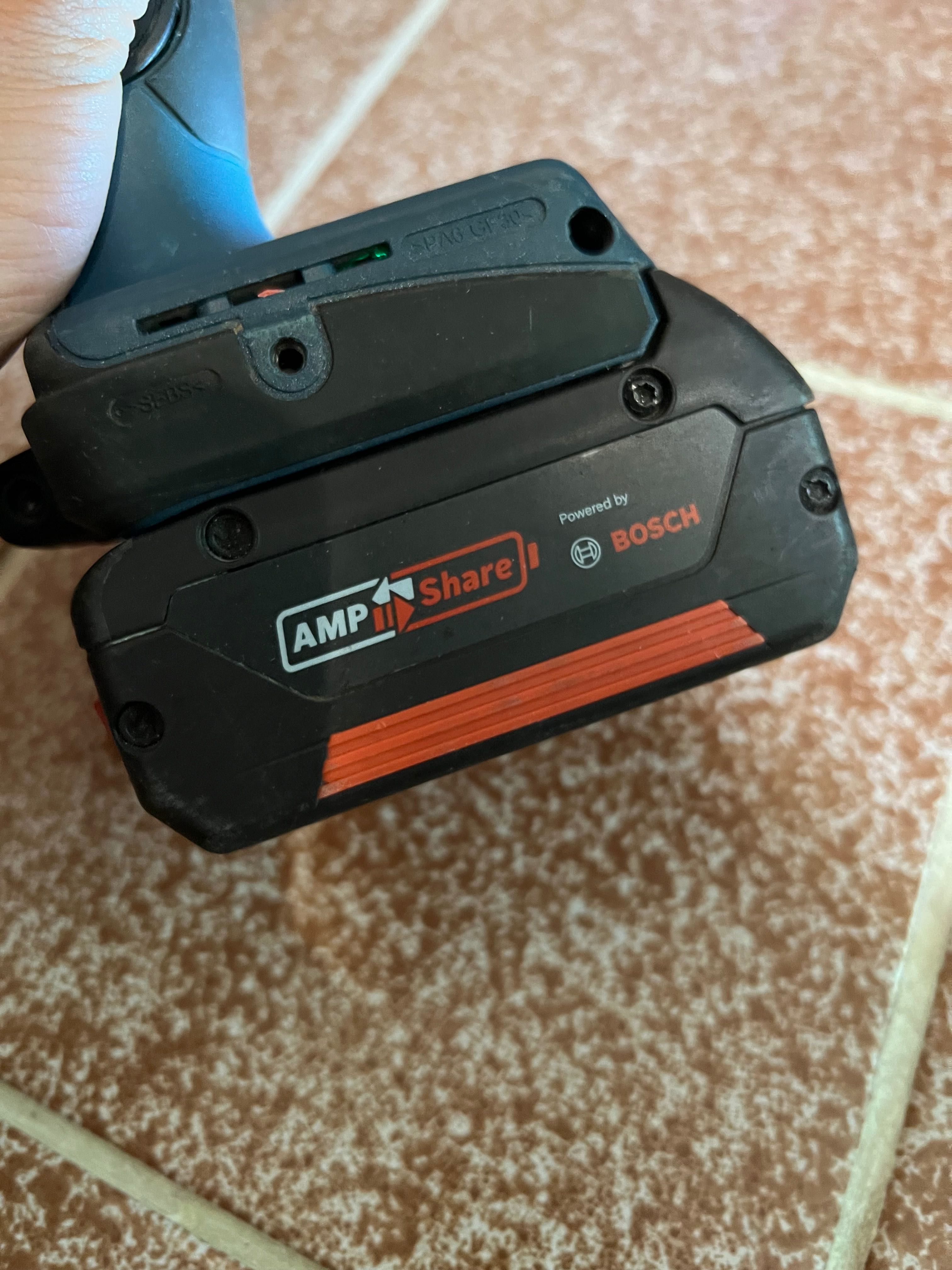 Безчетков акумулаторен гайковерт импакт Бош Bosch GDX 18V-210 C + 5А