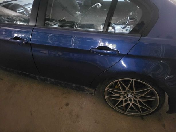Usa stanga spate BMW E90 culoarea a51 montegoblau metallic
