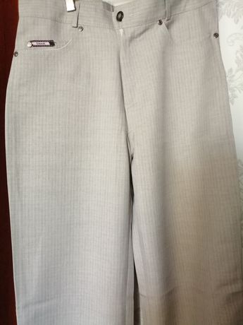 Продам новые брюки мужские  классика 44разм длина 110 пояс 76см