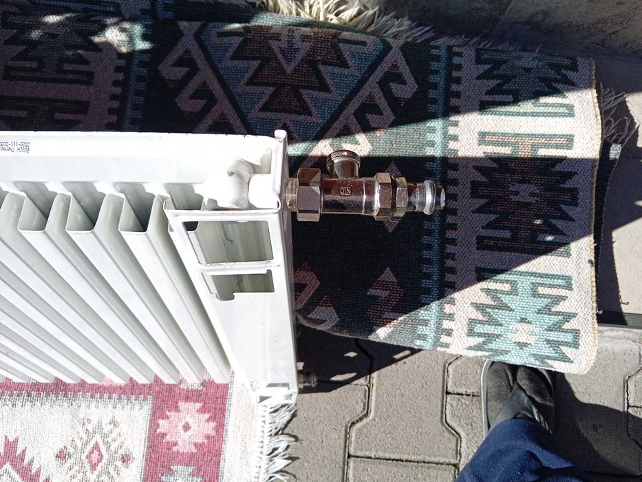 Vand 2 calorifere metalice