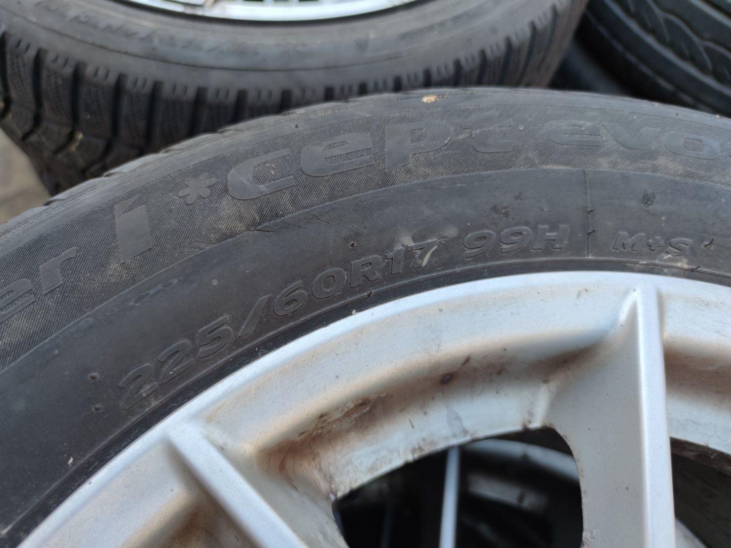 4бр Зимни гуми 225 60 17 - Hankook