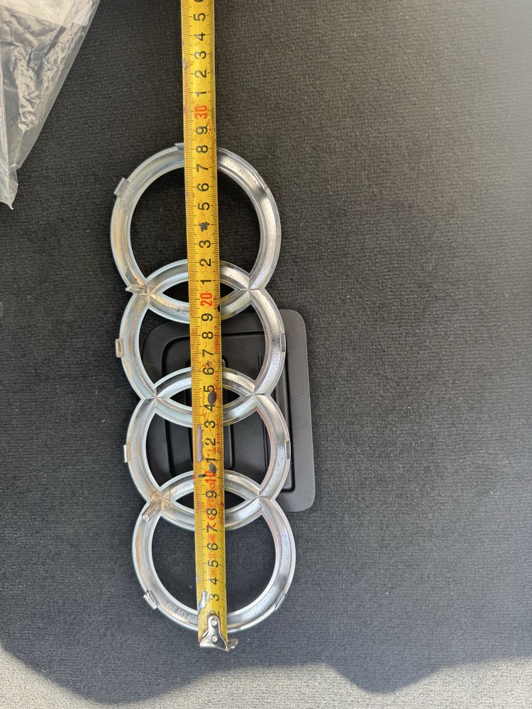 Accesorii Audi, sigla frontala audi, sigla grila Sline