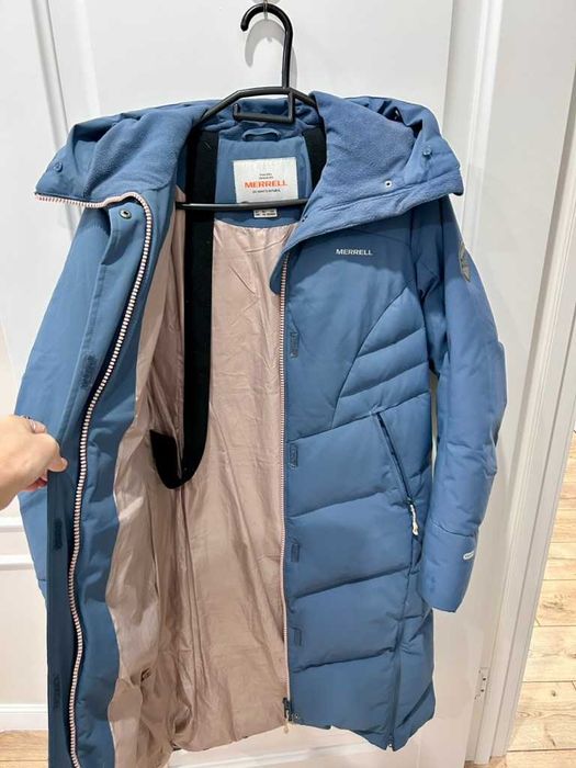 Продаю женский пуховик MERRELL
