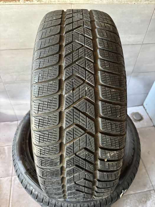 Anvelope de iarna Pirelli 235 55 R19