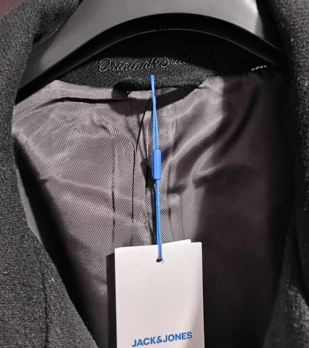 Vând palton bărbați, mare, larg