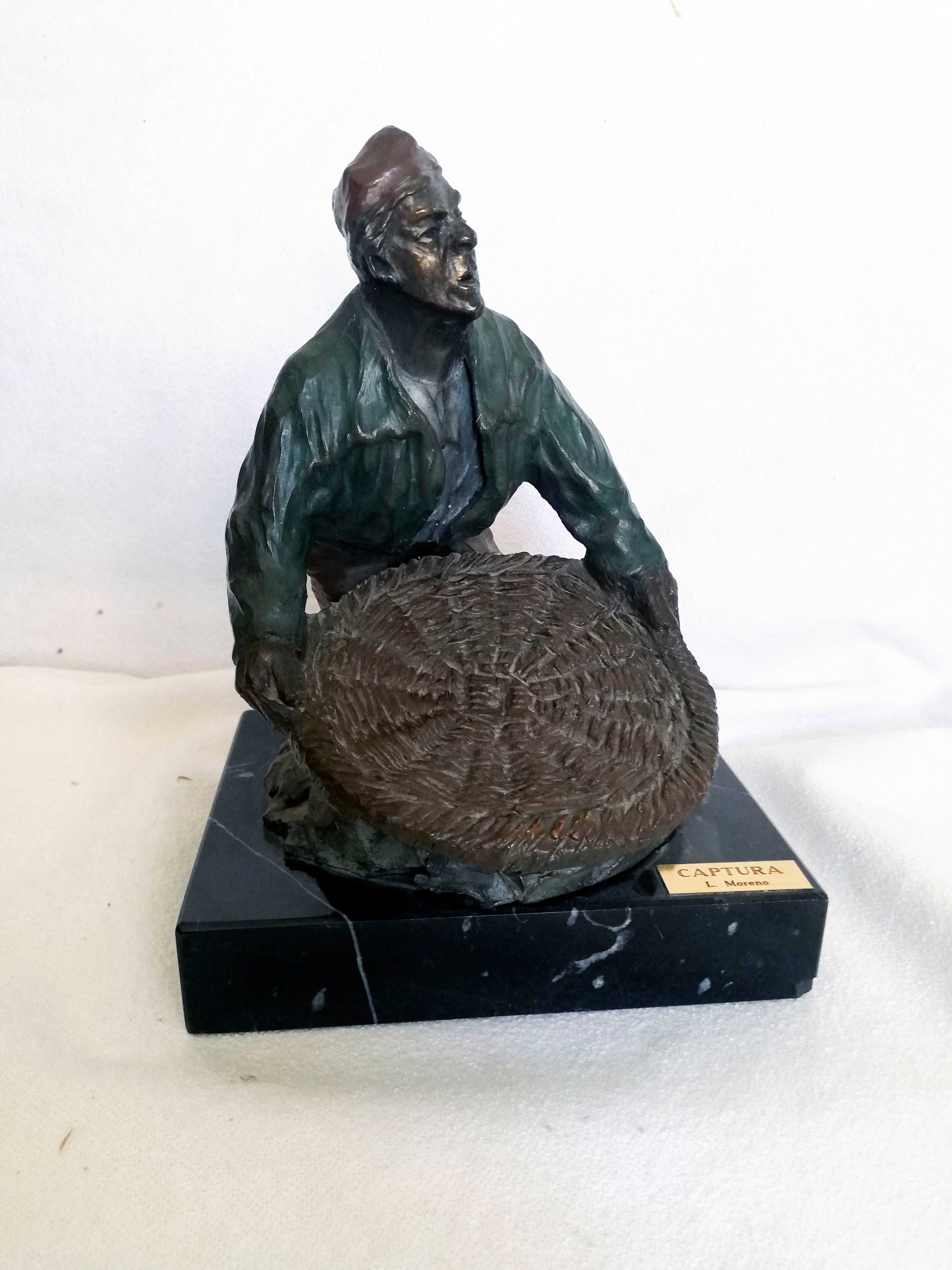 Sculptura bronz - L. Moreno - titlu "Captura" - h-20cm - semnata