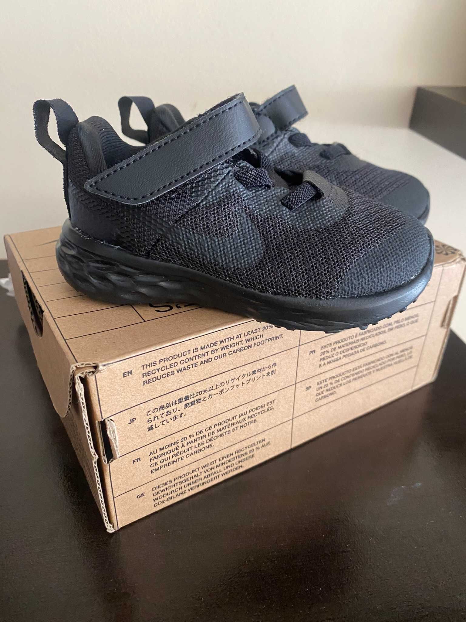 нови оригинални детски обувки Nike