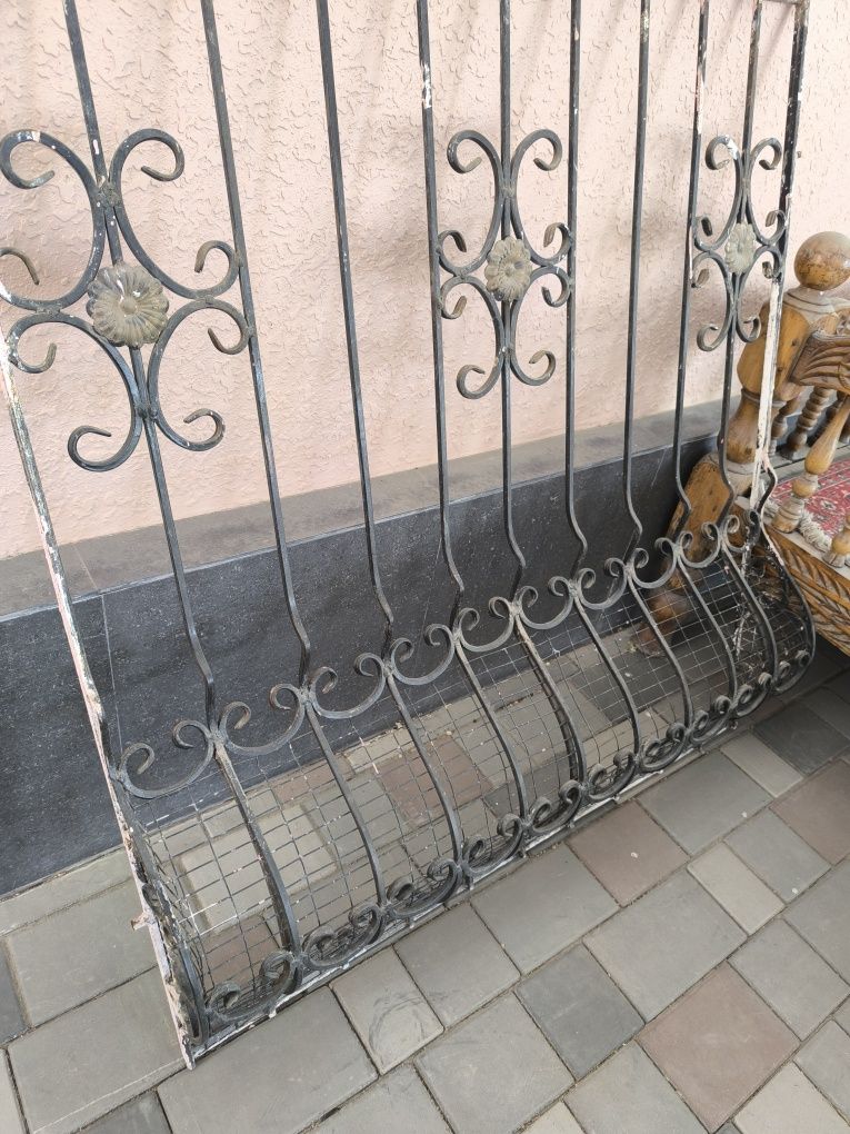 Продам решётку размеров 1.35 м *1.45 м.
