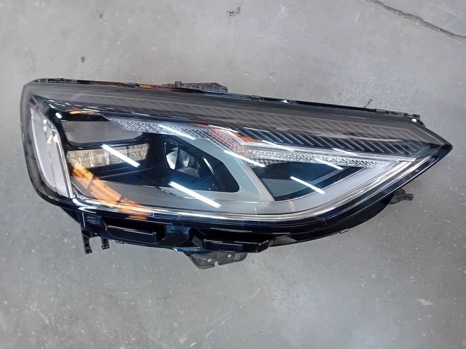 Far dreapta Audi A4 B9 Facelift Full Led