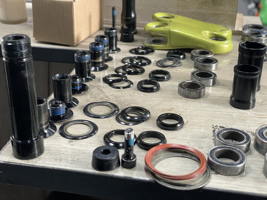 Service biciclete, trotinete, schiuri si snowboard