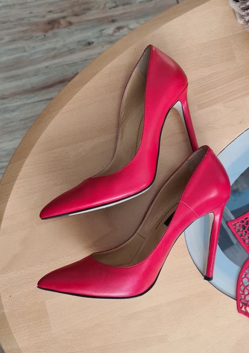 Червени обувки MUSETTE