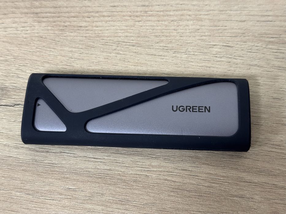 Ugreen CM400 кутия за SSD хадр диск M.2
