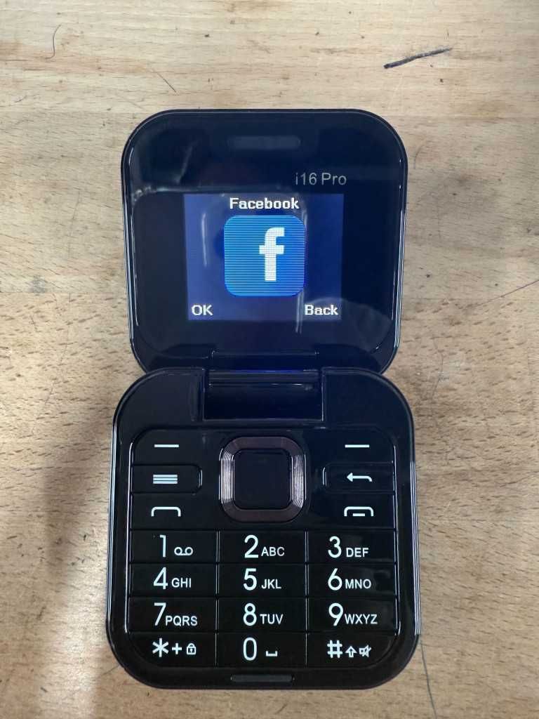 Сгъваем мобилен телефон i16 Pro – 2 SIM, камера, фенерче, FM радио