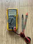 Aparat masura multimetru Fluke 117 volt alert