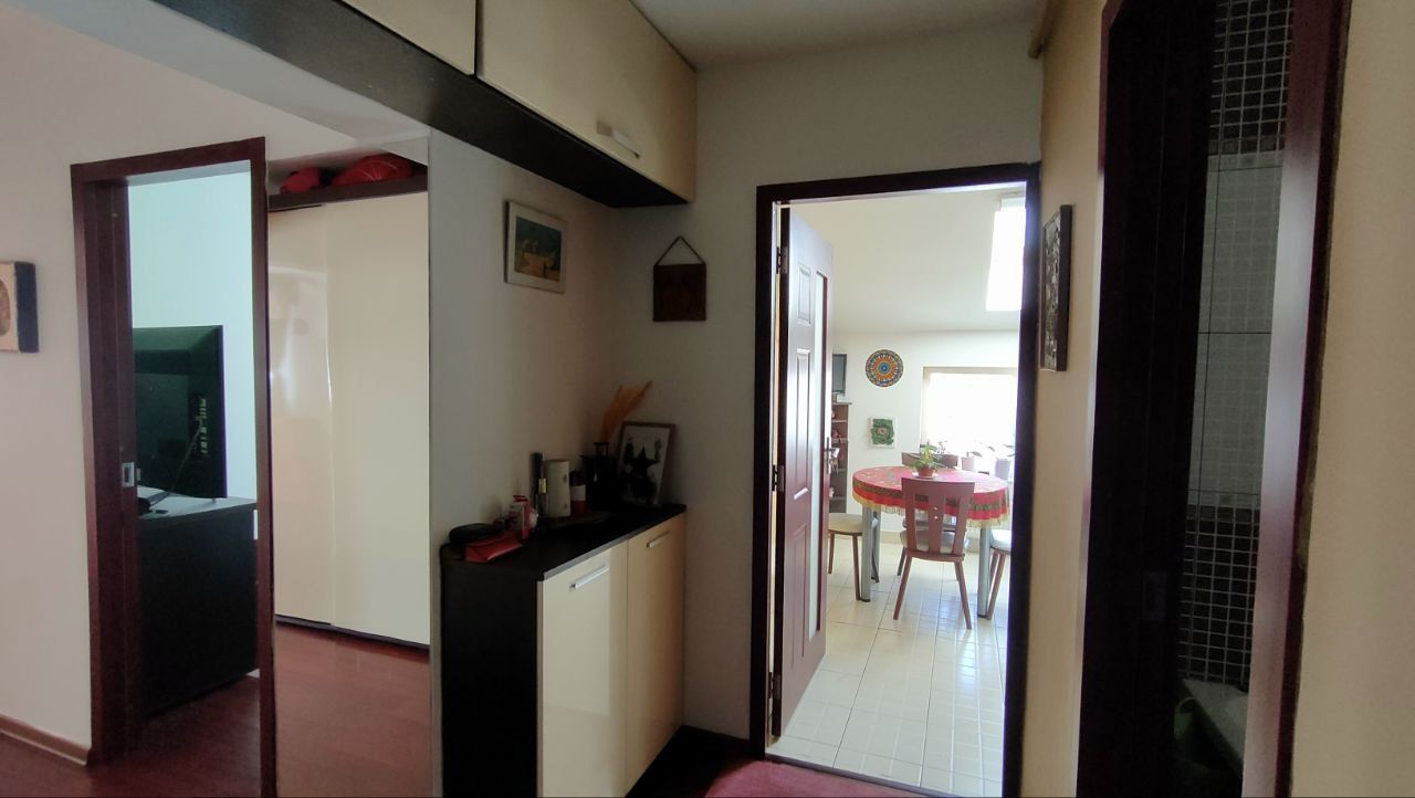 Apartament  zona 7 noiembrie