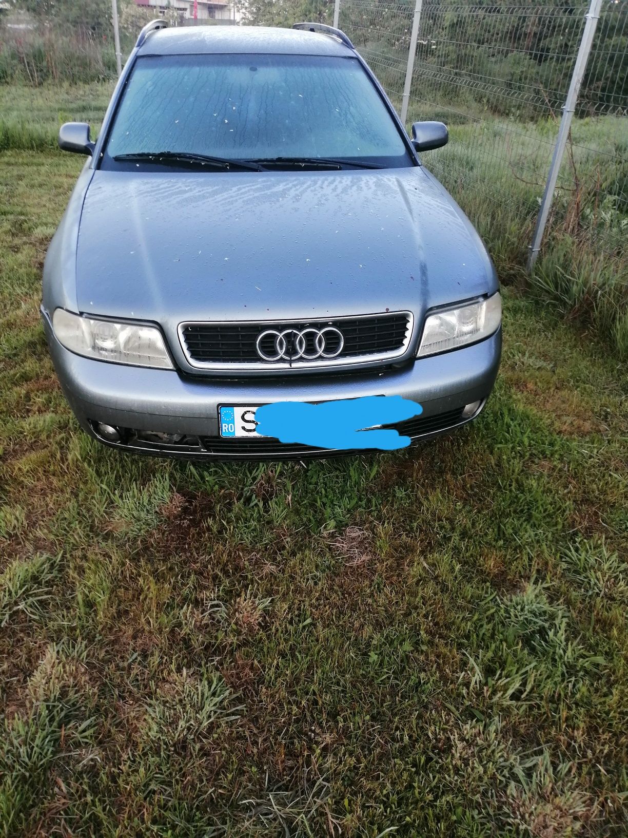 Vând Audi A4 b1 2001