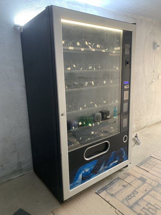Вендинг автомат/машина FAS 1050 рециклирана