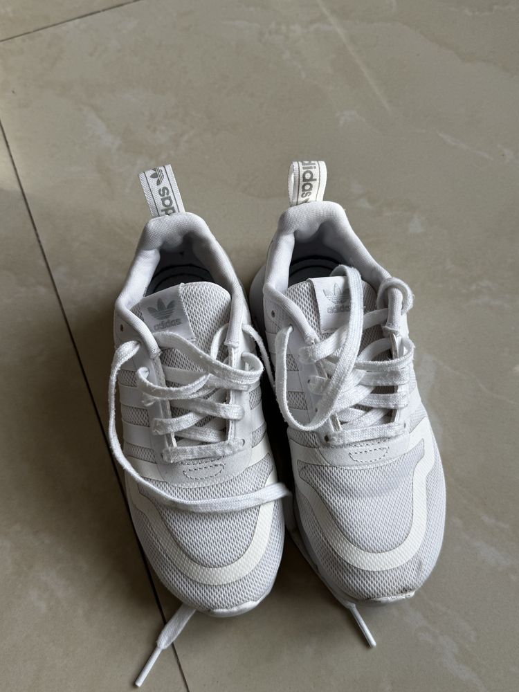Adidasi Adidas marime 30