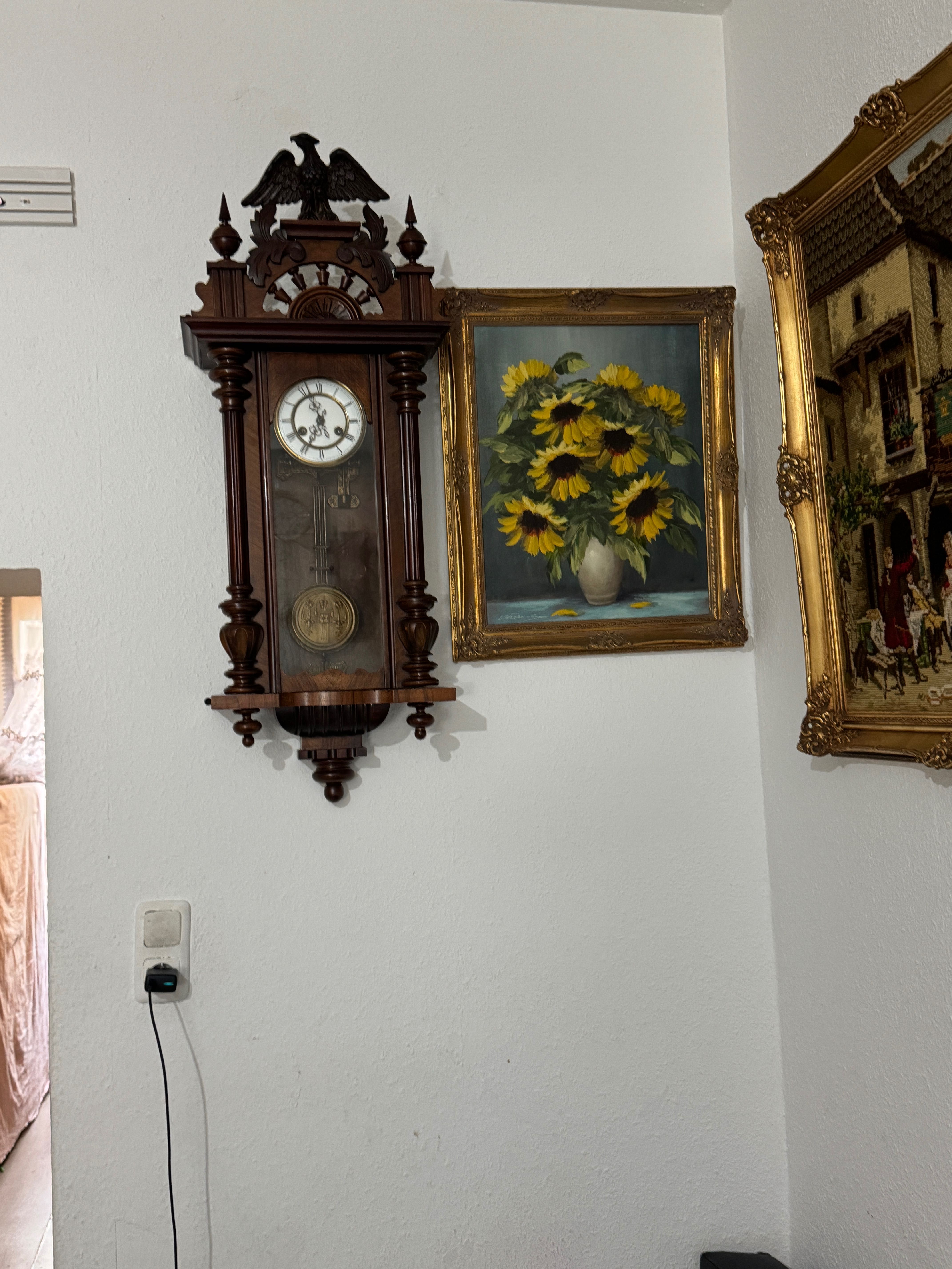Antichității tablouri ceasuri etc.
